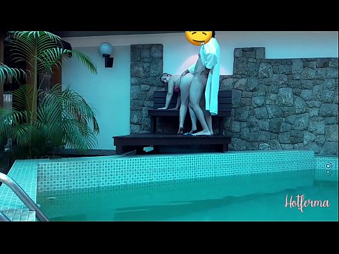 ❤️ Bosi fton shërbëtoren në pishinë, por nuk mundi t'i rezistonte një nxehtësie ❤️ Porno në sq.passiveincome1.ru ﹏
